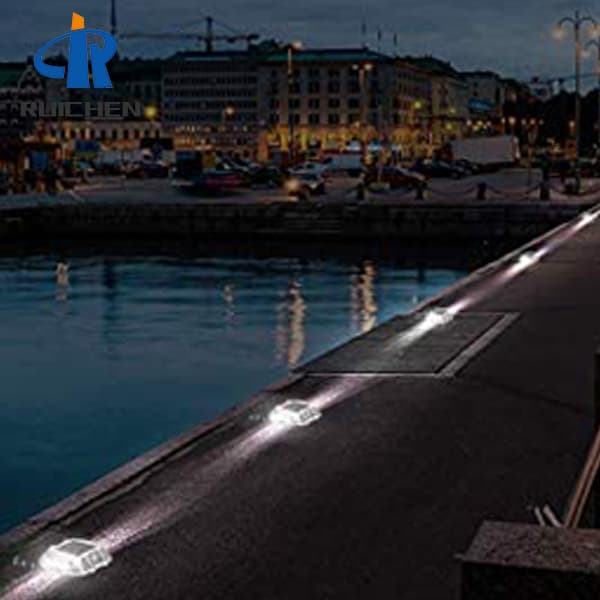 White Solar Reflective Cat Eyes In Durban For Walkway